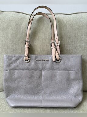 MICHAEL by Michael Kors Bedford Medium Pebbled Leather Tote - Grey/beige